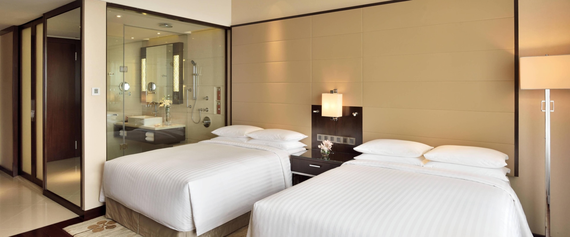 Kochi 5 Star Hotels: Unmatched Elegance & Luxury
